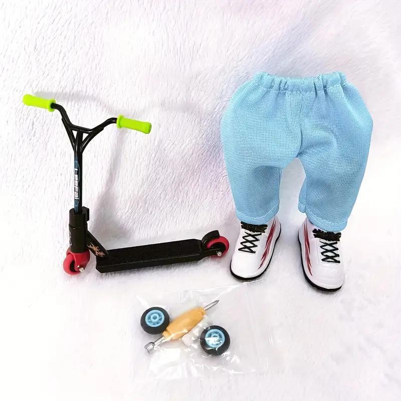 Random Color Mini Finger Skateboard, 1 Set Creative Finger Skateboard with Pants & Shoes Accessories, Skateboarding Supplies, Funny Birthday Gift for 14+ Age, Christmas Gift