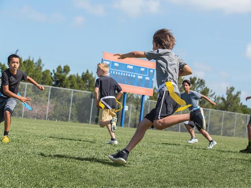 10 Man Flag Football + End Zone Pylons, Complete Indoor & Outdoor Training Set