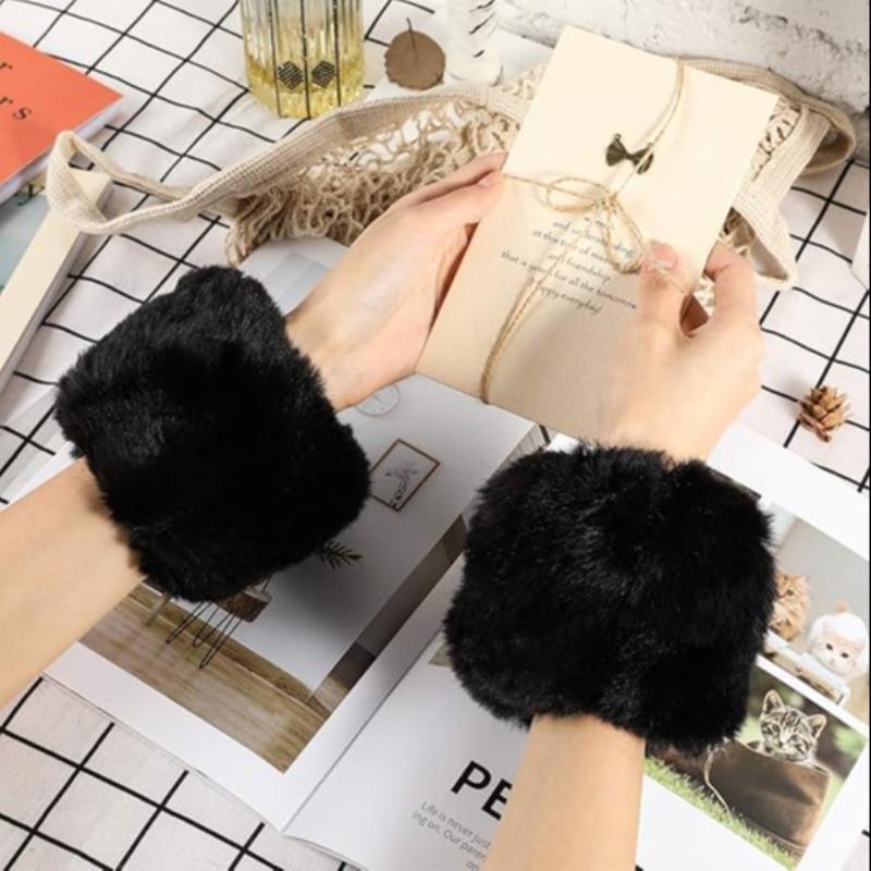 Solid Faux Fur Wristbands, 1 Pair Warm Plush Wristbands for Women & Girls, Sports & Outdoor Accessories for Fall & Winter