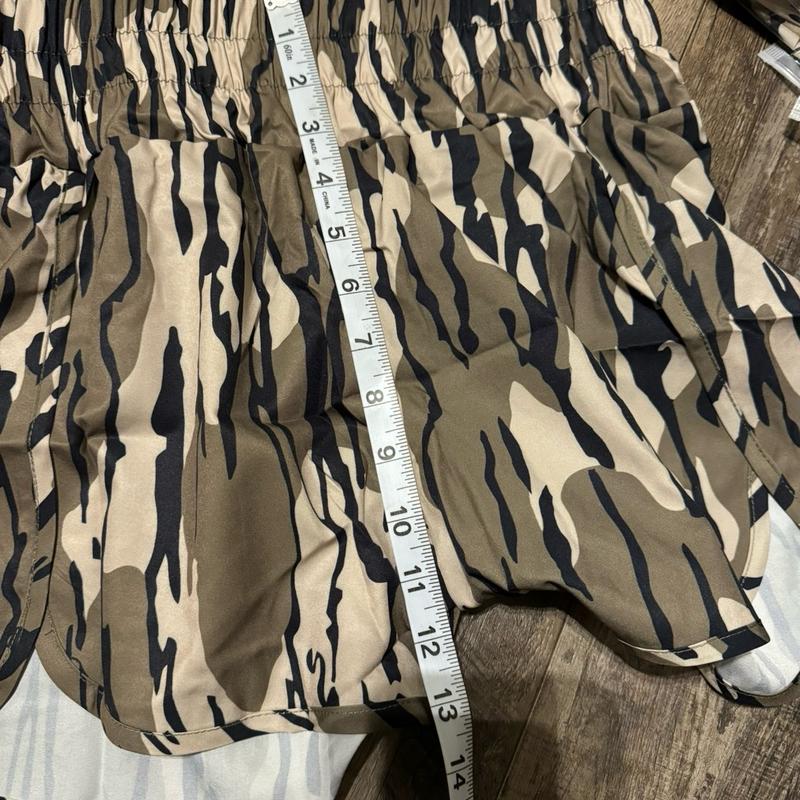 Womens Bottlomland Camo athletic material shorts