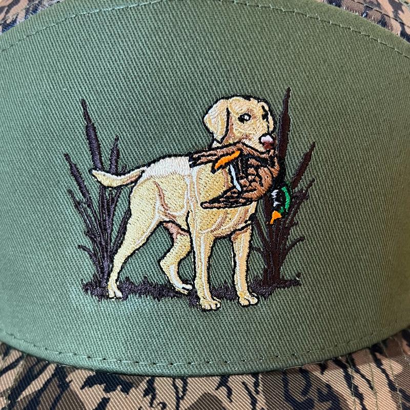 Yellow Lab Retrieving 7-Panel Bottomland Hat