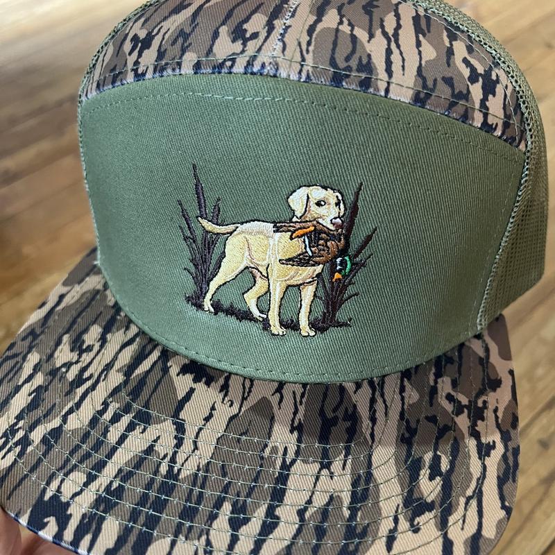 Yellow Lab Retrieving 7-Panel Bottomland Hat