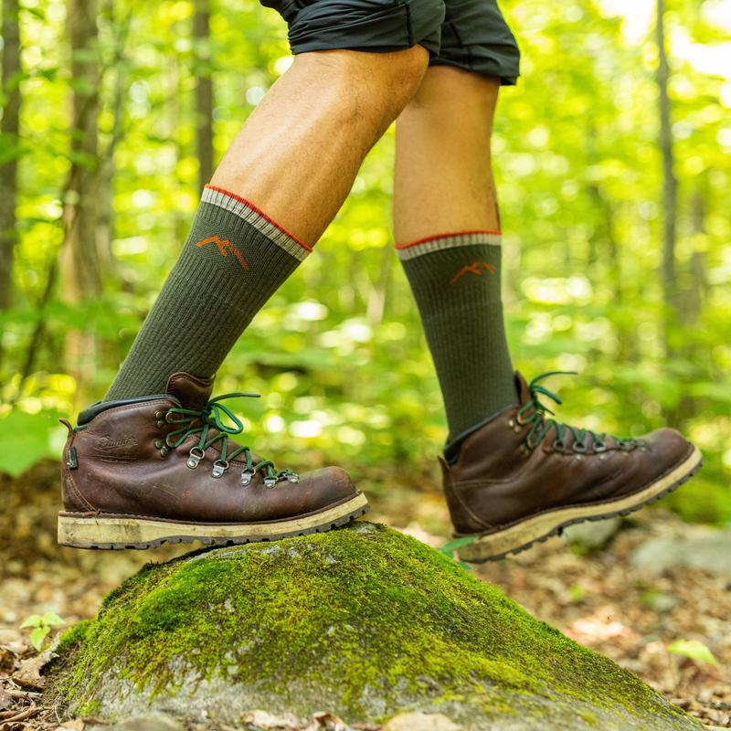 Darn Tough Sock, Unisex Hiker Micro Crew Midweight Hiking Sock, Color Black Olive, Size M L XL, Ideas For Outdoor Activity, Everyday Use, Menswear