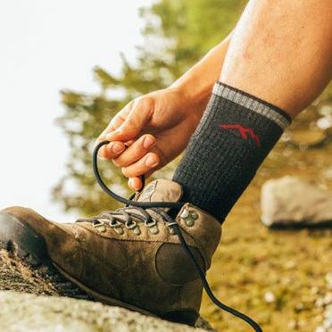 Darn Tough Sock, Unisex Hiker Micro Crew Midweight Hiking Sock, Color Black Olive, Size M L XL, Ideas For Outdoor Activity, Everyday Use, Menswear