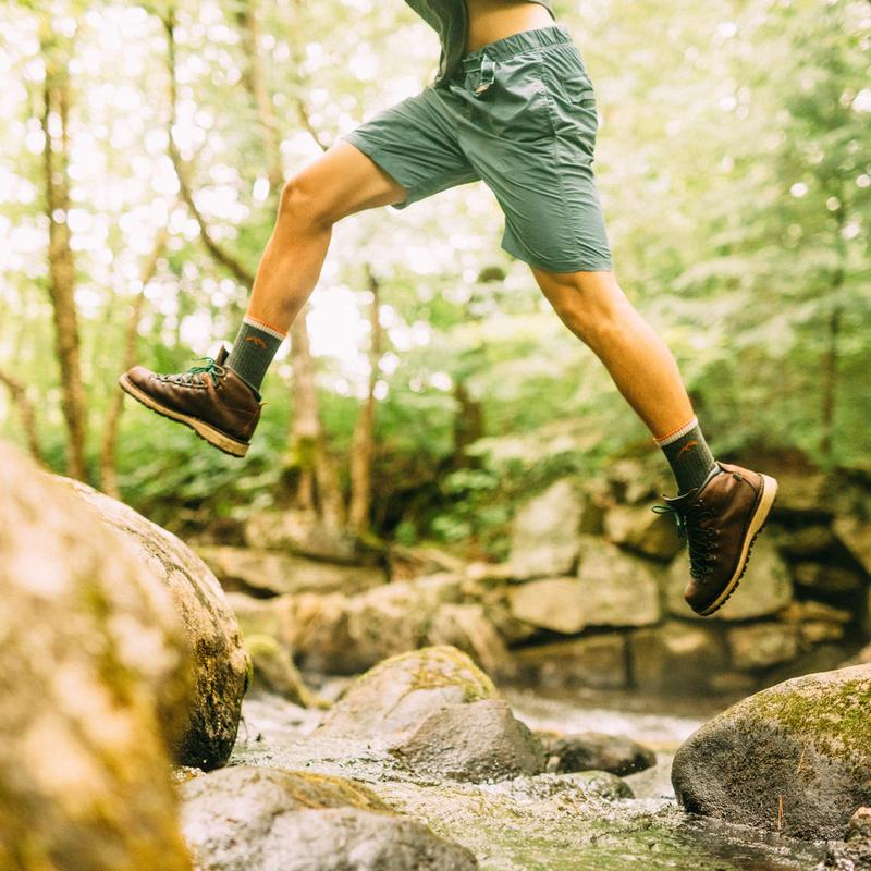 Darn Tough Sock, Unisex Hiker Micro Crew Midweight Hiking Sock, Color Black Olive, Size M L XL, Ideas For Outdoor Activity, Everyday Use, Menswear