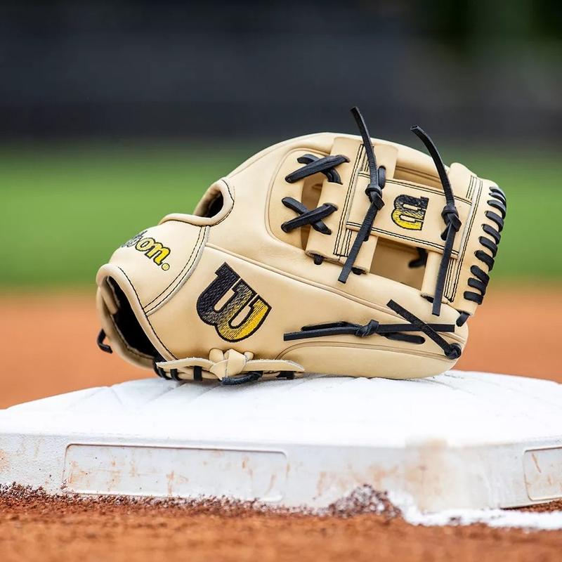 Wilson 11.5'' Infield Baseball Glove - Pro Stock Select Leather, Blonde with Dual Welting and Pro Stock Patterns